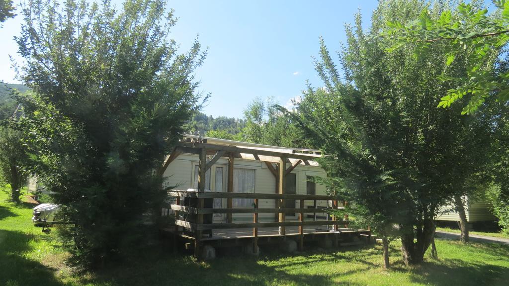 Camping La Tour Hotel Embrun Exterior foto